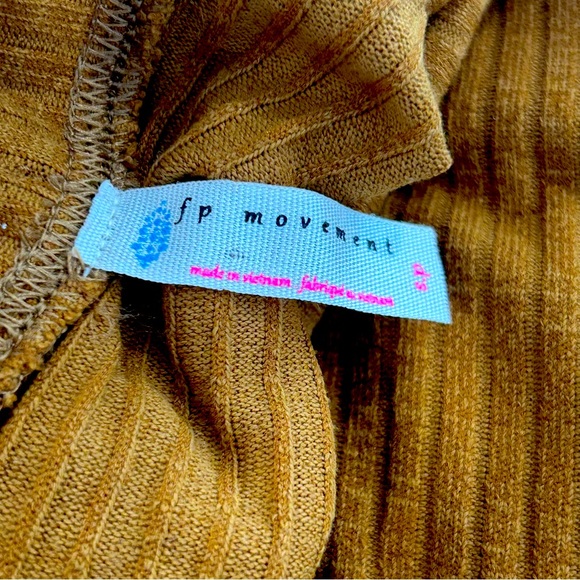 NWOT Free People Movement Can’t Handle This Turtleneck - Picture 10 of 11